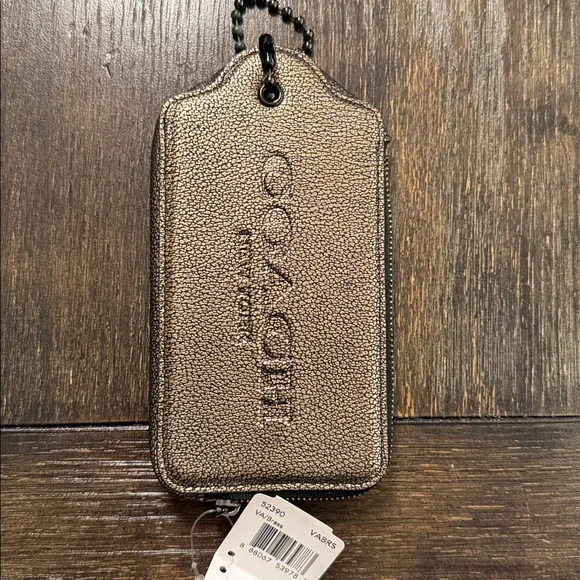 Coach Metallic Gold Hangtag Wallet Bagcharm - Picture 1 of 6